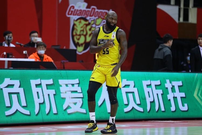 琼斯连更4条微博吐槽太无聊 直言不在意MVP