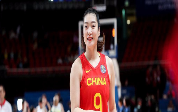 FIBA官网：李梦是领导者 是中国队获得奖牌的推动力